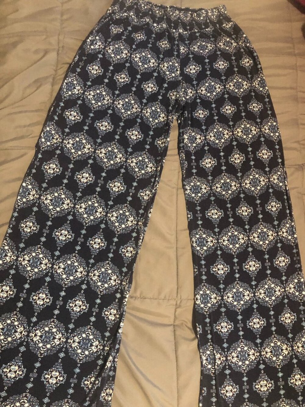 woman's dark blue and white "pink republic" pants size medium
